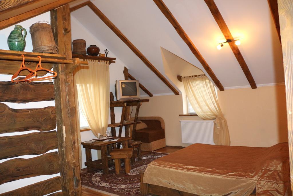 Eco Grill Hotel Restaurant Aquarius Львів Номер фото