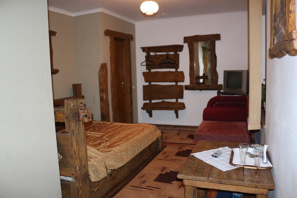 Eco Grill Hotel Restaurant Aquarius Львів Номер фото