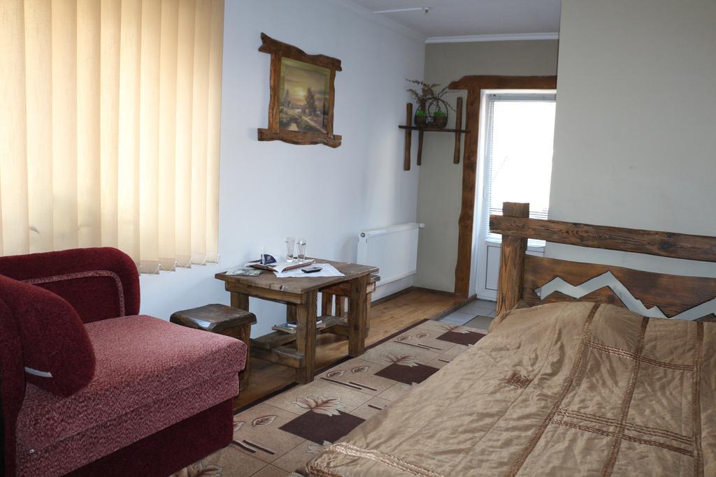 Eco Grill Hotel Restaurant Aquarius Львів Номер фото